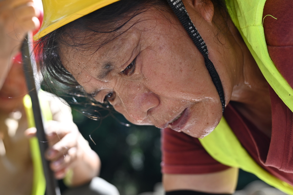 專版：致敬！在高溫下堅守的勞動者！(分離-FZ0039358446