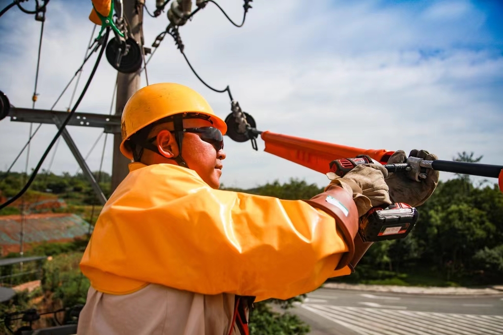 專版：致敬！在高溫下堅守的勞動者！(分離-FZ0039358448